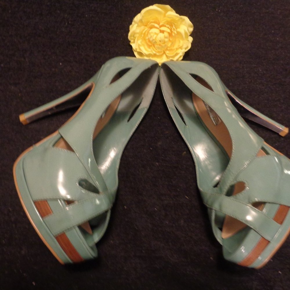 CLUBWEAR H BY HALSTON MOSS GREEN PATENT HIGH HEELS 8 M - Picture 3 of 8